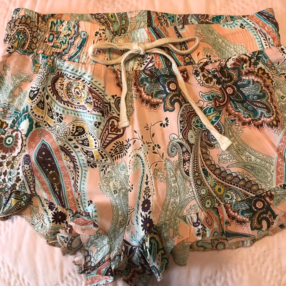 Pull on tie shorts small paisley